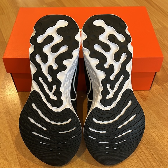 Nike Men's React Infinity Run Flyknit 2 Running Shoes Black - Picture 11 of 13